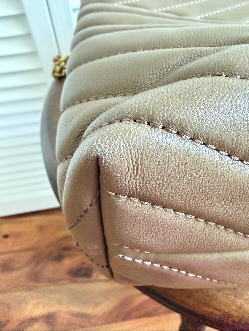 Tory Burch Chevron Quilted Leather Shoulder/Crossbody Sandpiper - Picture 8 of 12